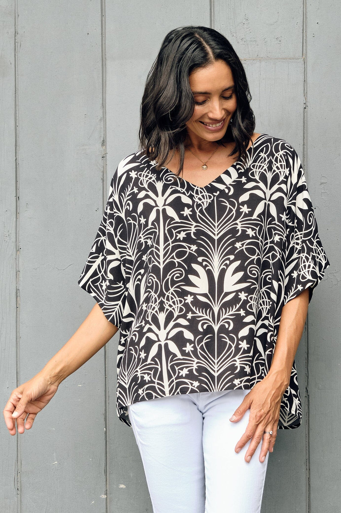 Bianca Short Sleeve Top Lia Print with V Neck Tops