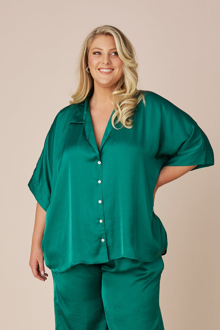 Tory Short Sleeve Collared Shirt Emerald Tops