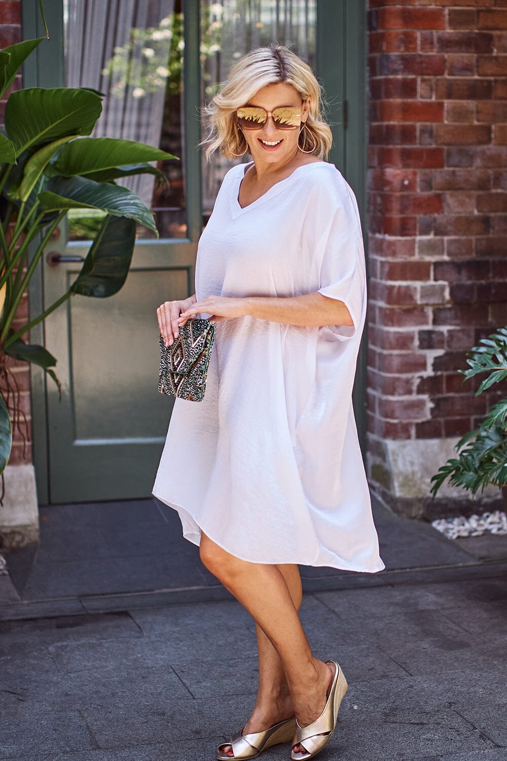 Nice Tunic Dress White with V neck Carolina