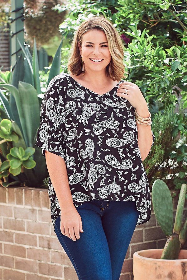 Bianca Short Sleeve Top Paisley Print Black With V Neck Tops