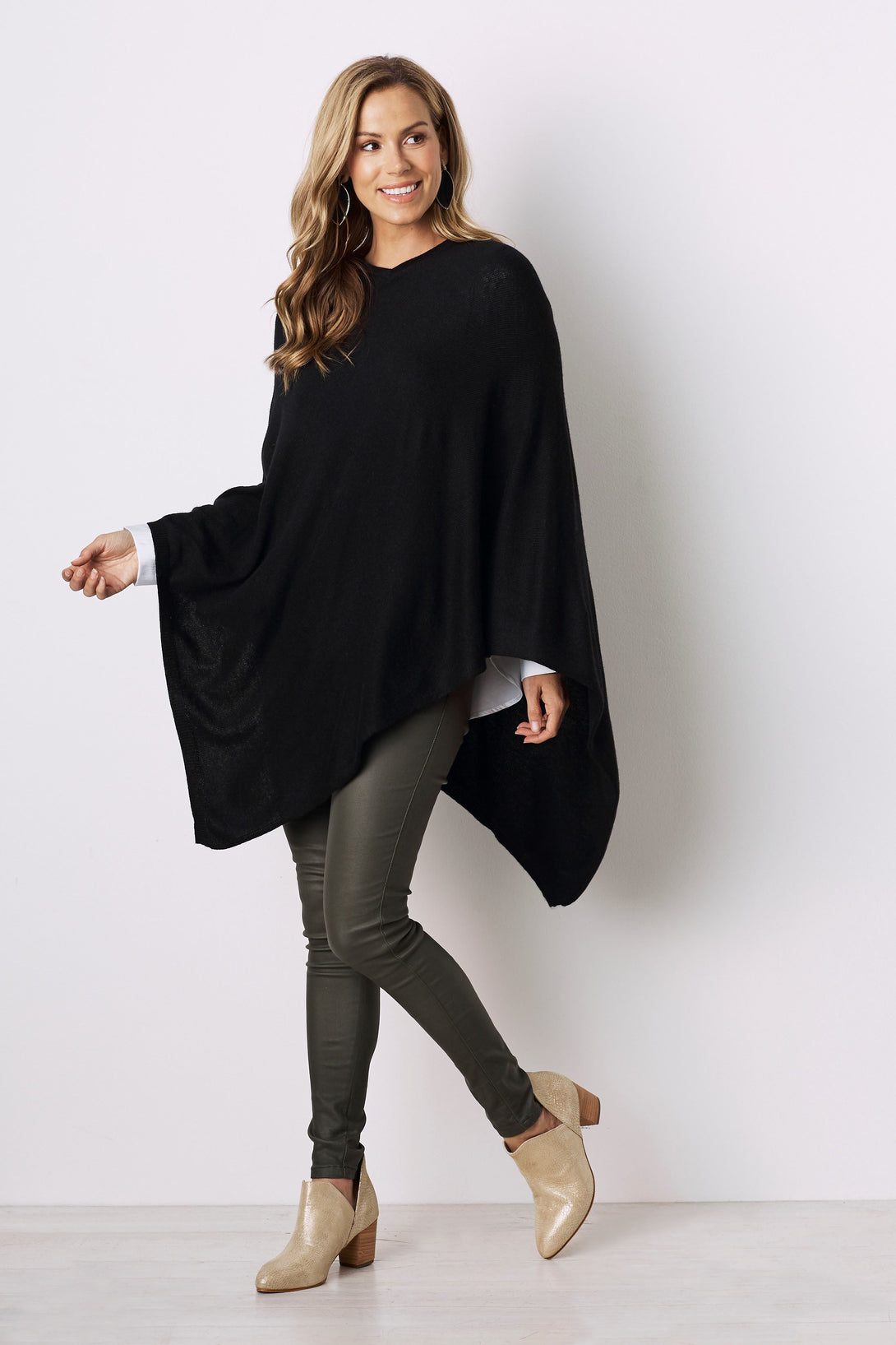 Cashmere and Wool Poncho Black Knitwear